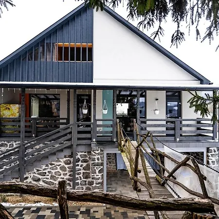 Fenyoliget - Premium Csaladi * Шальготарьян