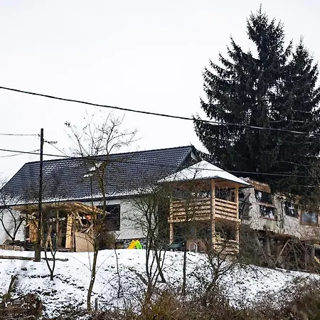 Fenyoliget - Premium Csaladi Шальготарьян